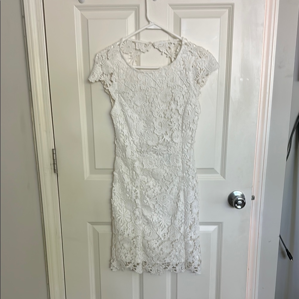 Lulu’s XS white lacy dress
